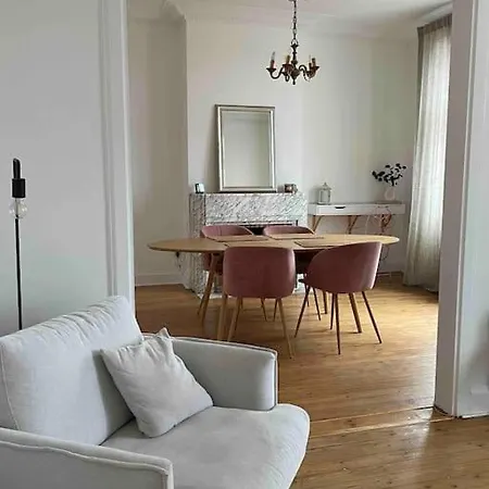 Apartament Grand Entier En Hyper Centre A 10 Minutes De Lille, Metro A 50m Et La Gare De Et A 900m Et Parking A Proximite *